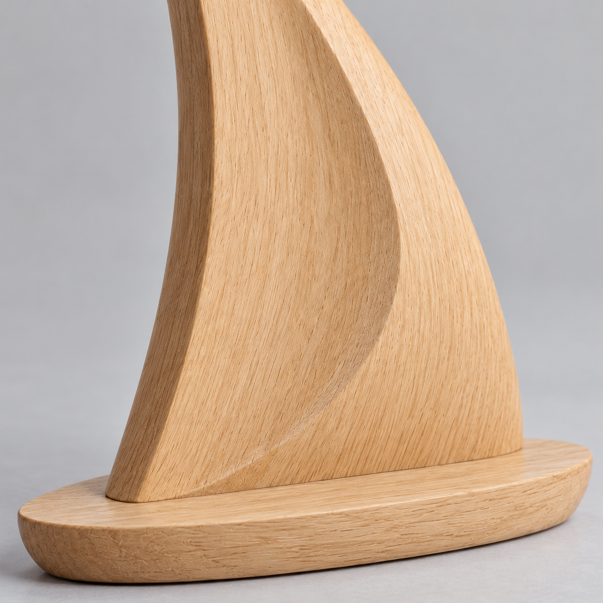 Oakmirao Light Wood-Look Sailboat Decor Sculpture